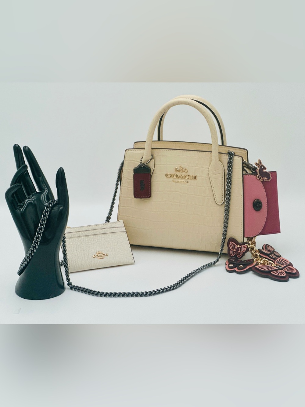 Coach - Andrea Carryall Bag - Picture 2 of 7